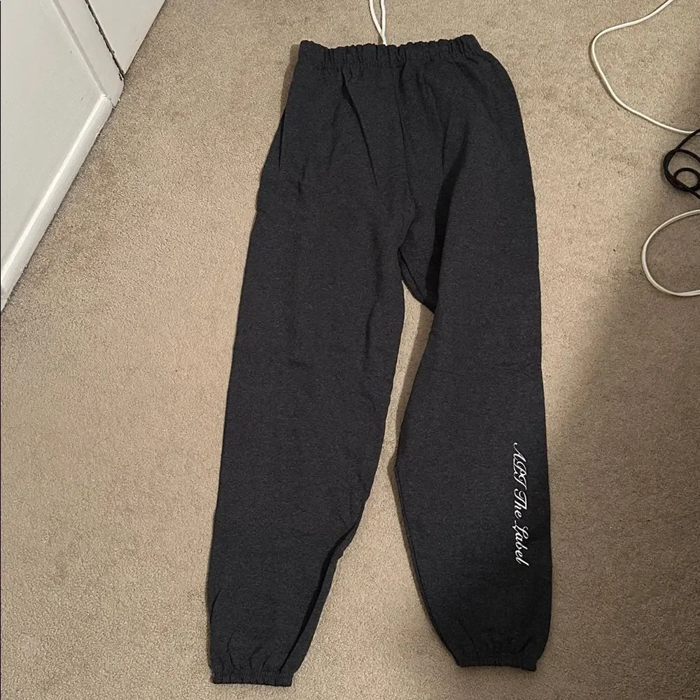 NEW Grey graphic sweatpants small - Picture 3 of 3